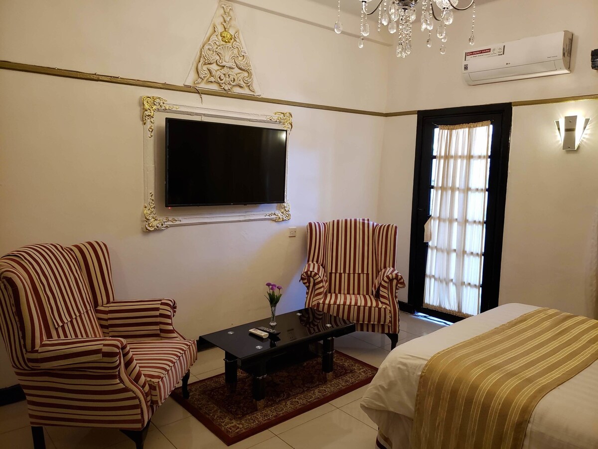 A guest-room seating area